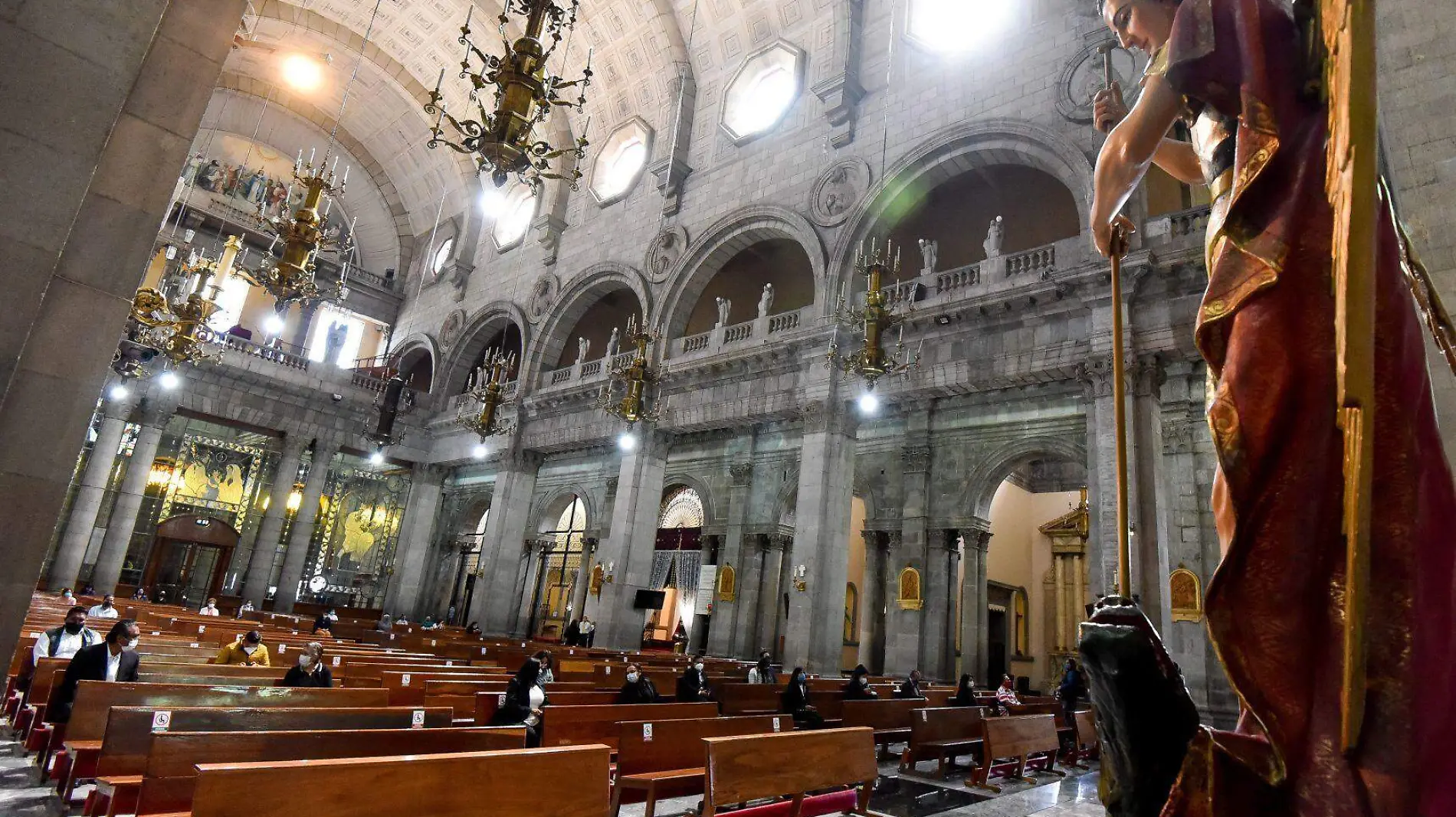 catedral de toluca con poca gente